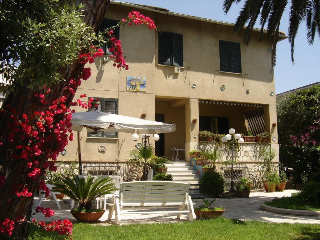 B&B Villa Fantasia Gaeta Bagian luar foto
